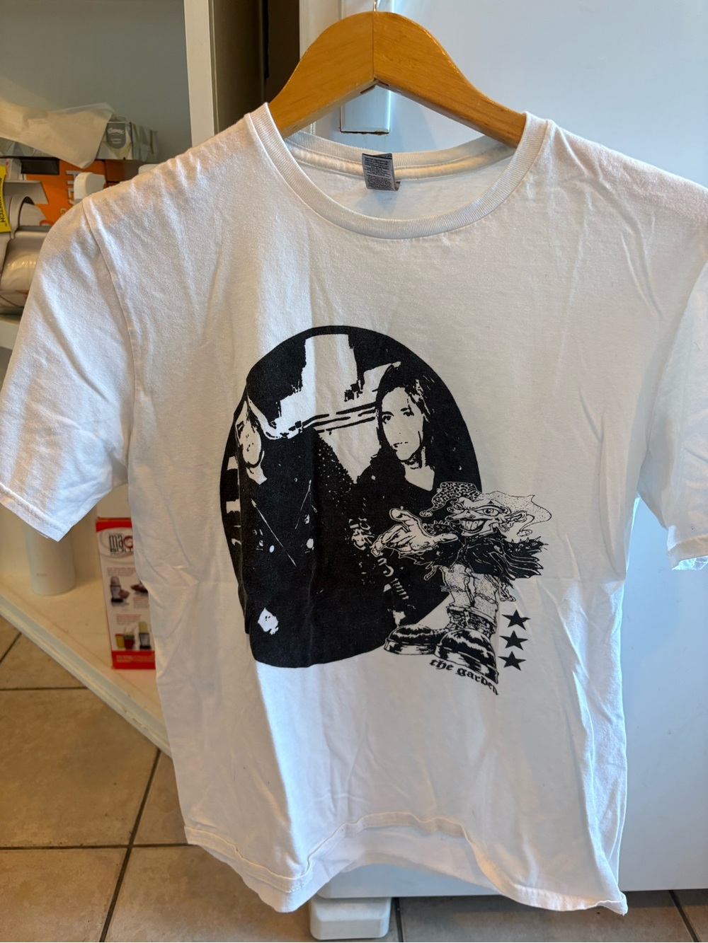 The garden band tee size medium Gildan White Short Sleeve